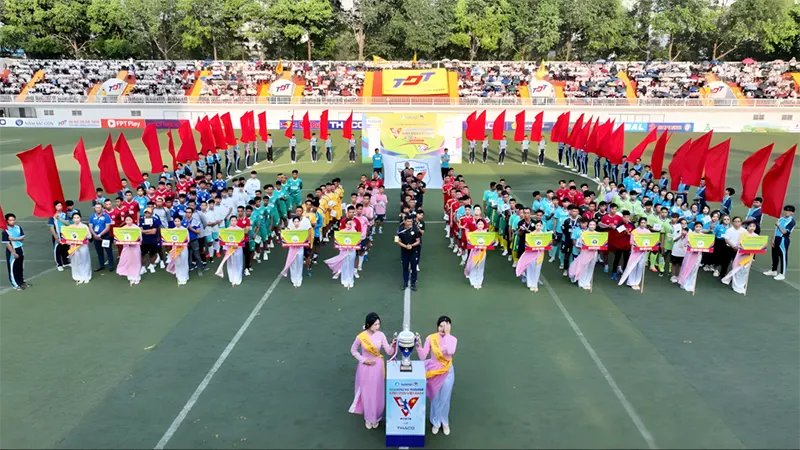 Mẫu diễn văn khai mạc giải bóng đá chuyên nghiệp